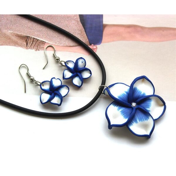 Schmuckset Blüten Ohrstecker & Collier blau weiß im Etui
