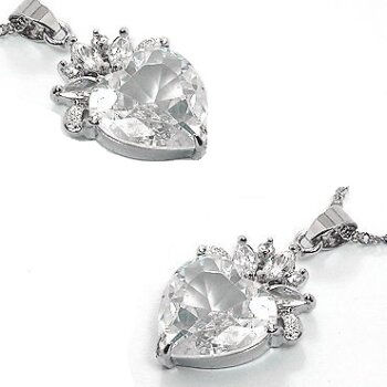 Herz Anhänger Zirkonias vergoldet inkl. Kette im Schmuck...