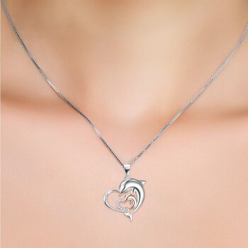 Anhänger Delfin Herz mit Zirkonias Rosegold Teil vergoldet aus 925 Silber inkl. Kette im Etui